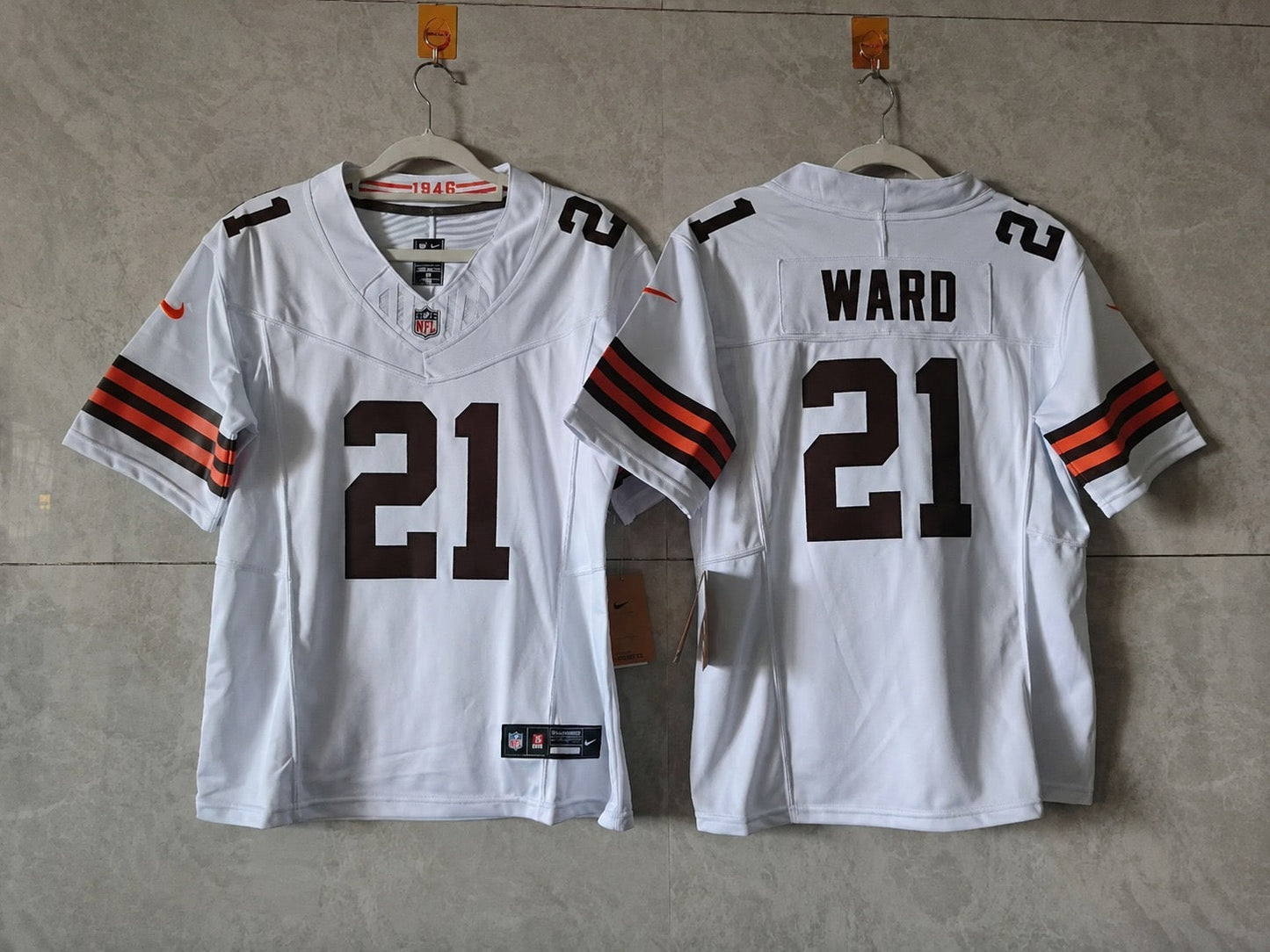 CLEVELAND BROWNS DENZEL WARD WHITE JERSEY ￼