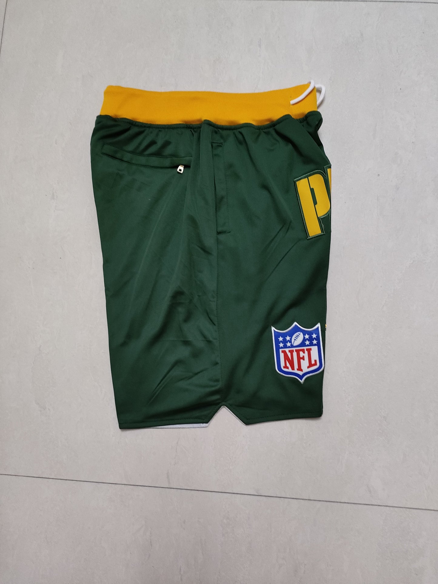 GREEN BAY PACKERS GREEN SHORTS